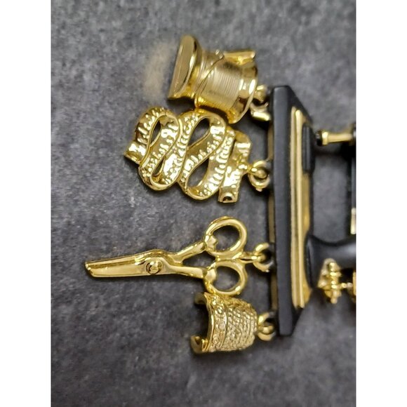 Vintage Danecraft Black/Gold Sewing Machine Brooch/Pin With Charms - Picture 2 of 11